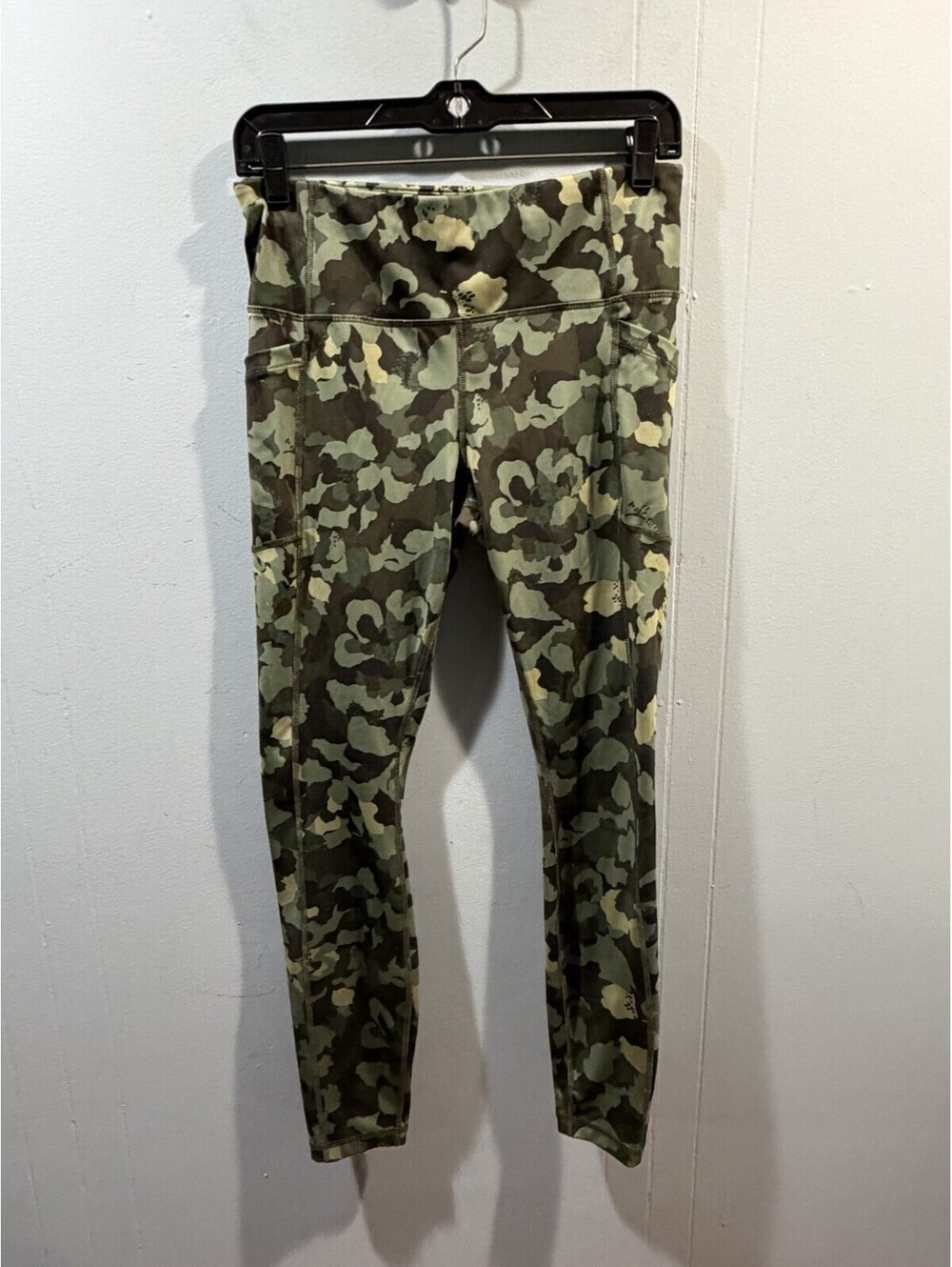 Womens Avia Long Leggings Size Medium (8-10) Camouflage